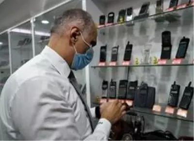 Elazığ'daki telefon koleksiyonu görenleri hayrete düşürüyor Elazığ'daki telefon koleksiyonu görenleri hayrete düşürüyor