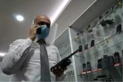 Elazığ'daki telefon koleksiyonu görenleri hayrete düşürüyor Elazığ'daki telefon koleksiyonu görenleri hayrete düşürüyor