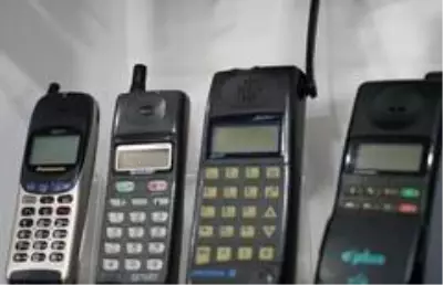 Elazığ'daki telefon koleksiyonu görenleri hayrete düşürüyor Elazığ'daki telefon koleksiyonu görenleri hayrete düşürüyor