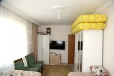 Evi yanan sağlık emekçisi yeni evine kavuştu Evi yanan sağlık emekçisi yeni evine kavuştu
