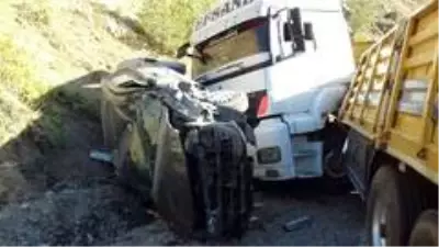 Son dakika haber! Hakkari'de trafik kazası: 2 yaralı Son dakika haber! Hakkari'de trafik kazası: 2 yaralı