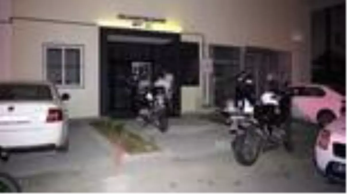 Son dakika haberi... Hatay Vali Yardımcısı, annesi ve erkek kardeşini tabancayla öldürdü (2)