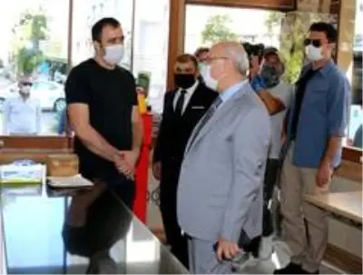 İzmir Valisi Köşger: 'İzmir'de istatistikler 1 ay öncesine göre daha kötü' İzmir Valisi Köşger: 'İzmir'de istatistikler 1 ay öncesine göre daha kötü'