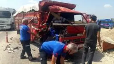 Son dakika haberleri! Kadirli-Ceyhan yolunda kaza: 1'i ağır 2 yaralı Son dakika haberleri! Kadirli-Ceyhan yolunda kaza: 1'i ağır 2 yaralı