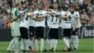 Loris Karius ve Vagner Love, Beşiktaş için sportif ceza talebinde bulundu Loris Karius ve Vagner Love, Beşiktaş için sportif ceza talebinde bulundu