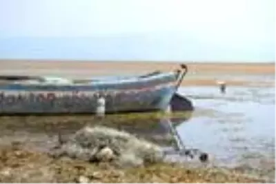 Son dakika haberleri | Marmara Gölü'nde su seviyesi sıfırlandı, balıkçılık durdu Son dakika haberleri | Marmara Gölü'nde su seviyesi sıfırlandı, balıkçılık durdu