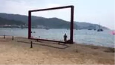 Mega yat 'Pacific' Marmaris'ten 210 bin litre yakıt aldı Mega yat 'Pacific' Marmaris'ten 210 bin litre yakıt aldı