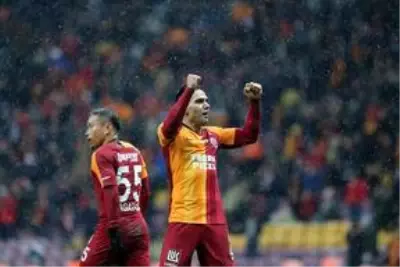 Mustafa Cengiz, Falcao'nun fedakarlığını duyurdu: Maaşında indirim yaptı, seneye de kalacak Mustafa Cengiz, Falcao'nun fedakarlığını duyurdu: Maaşında indirim yaptı, seneye de kalacak