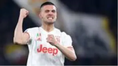 Napoli, Juventus forması giyen Merih Demiral'a talip oldu Napoli, Juventus forması giyen Merih Demiral'a talip oldu