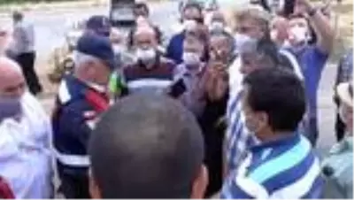 Ölümlü kazanın ardından mahalle sakinlerinden alt geçit eylemi Ölümlü kazanın ardından mahalle sakinlerinden alt geçit eylemi