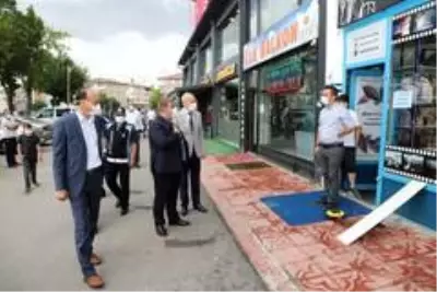 Palandöken'de maske, mesafe ve temizlik denetimi Palandöken'de maske, mesafe ve temizlik denetimi