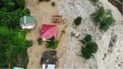 Rize’de sel felaketinden etkilenen Kaçkar Köyü havadan görüntülendi