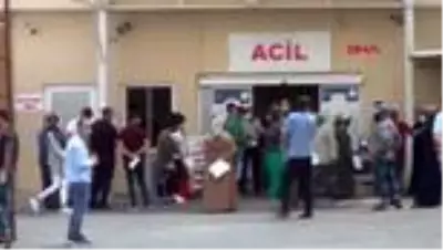 Şanlıurfa'da PTT önünde sosyal mesafesiz kuyruk Şanlıurfa'da PTT önünde sosyal mesafesiz kuyruk