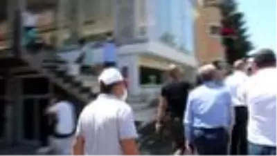Sason Kaymakamı, maskesiz vatandaşa resmen yalvardı: İnsanlar ölüyor, Allah rızası için maske takın Sason Kaymakamı, maskesiz vatandaşa resmen yalvardı: İnsanlar ölüyor, Allah rızası için maske takın