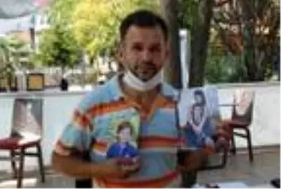 Son Dakika: Sınır dışı edilen Romanyalı eşi ve çocuklarına kavuşmak için yardım istiyor Son Dakika: Sınır dışı edilen Romanyalı eşi ve çocuklarına kavuşmak için yardım istiyor