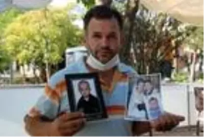 Son Dakika: Sınır dışı edilen Romanyalı eşi ve çocuklarına kavuşmak için yardım istiyor Son Dakika: Sınır dışı edilen Romanyalı eşi ve çocuklarına kavuşmak için yardım istiyor