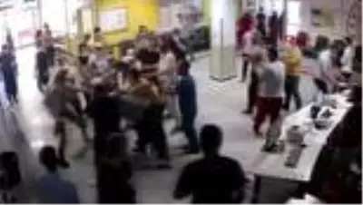 Siverek'te yaralı yakınları acil serviste görevlilere saldırdı: 5 yaralı Siverek'te yaralı yakınları acil serviste görevlilere saldırdı: 5 yaralı