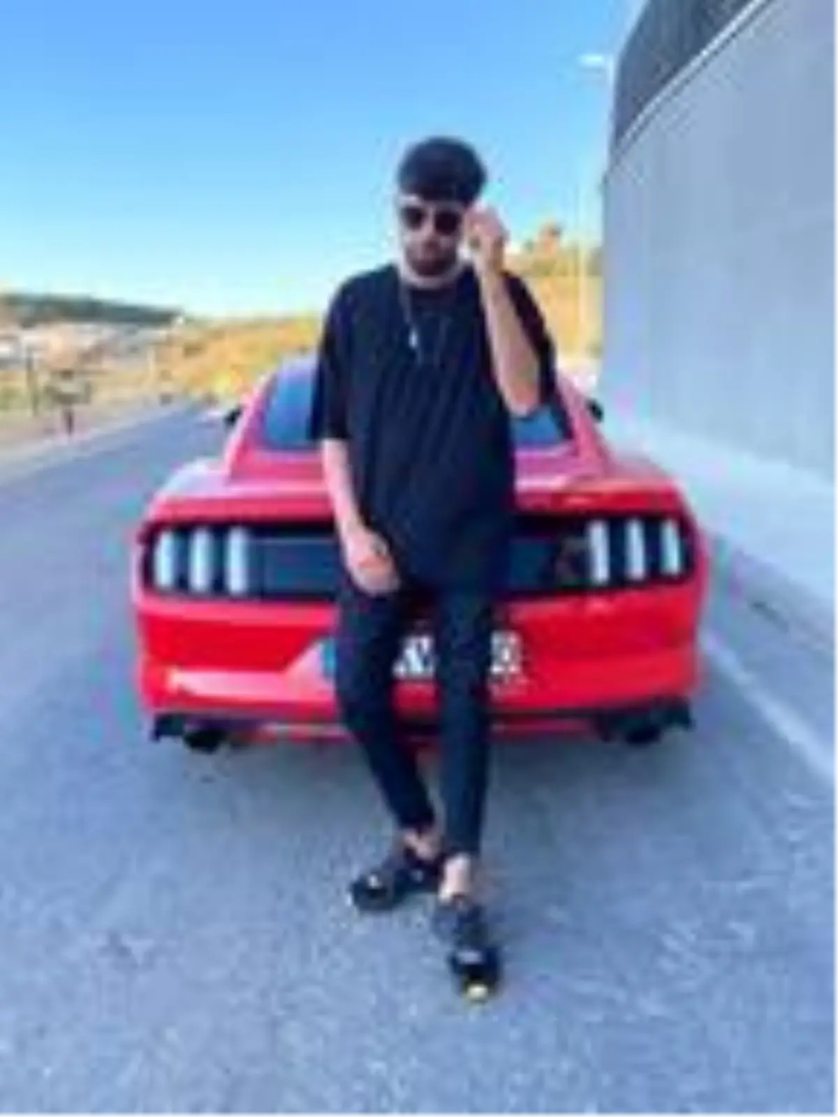 Sokak hayvanlarını besledi