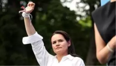Svetlana Tikhanovskaya: Belarus'ta Lukaşenko'ya meydan okuyup 'Çocuklarım için ülkemi terk ettim'... Svetlana Tikhanovskaya: Belarus'ta Lukaşenko'ya meydan okuyup 'Çocuklarım için ülkemi terk ettim'...