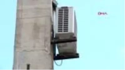 Üsküdar'da Mimar Sinan'ın yaptığı camiye takılan klimalar tepkilerin ardından kaldırıldı Üsküdar'da Mimar Sinan'ın yaptığı camiye takılan klimalar tepkilerin ardından kaldırıldı
