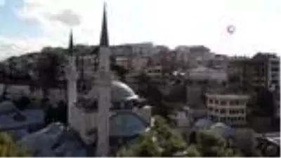 Tepkilerin ardından 472 yıllık Mihrimah Sultan Cami Külliyesindeki klima üniteleri kaldırıldı Tepkilerin ardından 472 yıllık Mihrimah Sultan Cami Külliyesindeki klima üniteleri kaldırıldı