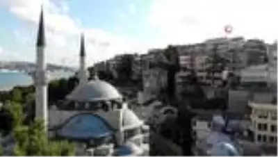 Tepkilerin ardından 472 yıllık Mihrimah Sultan Cami Külliyesindeki klima üniteleri kaldırıldı Tepkilerin ardından 472 yıllık Mihrimah Sultan Cami Külliyesindeki klima üniteleri kaldırıldı