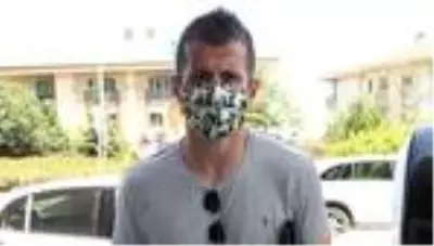 Tüm Fenerbahçelilerin merak ettiği soru: Emre Belözoğlu neyi bekliyor? Tüm Fenerbahçelilerin merak ettiği soru: Emre Belözoğlu neyi bekliyor?