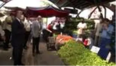 Vali Günaydın: 'Düğünlerle ilgili çok ciddi riskler var. Böyle giderse kısıtlama getirilebilir' Vali Günaydın: 'Düğünlerle ilgili çok ciddi riskler var. Böyle giderse kısıtlama getirilebilir'
