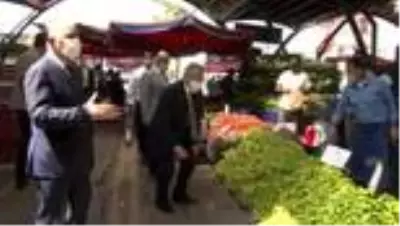 Vali Günaydın: 'Düğünlerle ilgili çok ciddi riskler var. Böyle giderse kısıtlama getirilebilir' Vali Günaydın: 'Düğünlerle ilgili çok ciddi riskler var. Böyle giderse kısıtlama getirilebilir'