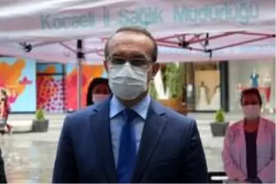 Vali Yavuz AVM'de mağazaları tek tek dolaşıp korona virüse karşı uyardı Vali Yavuz AVM'de mağazaları tek tek dolaşıp korona virüse karşı uyardı