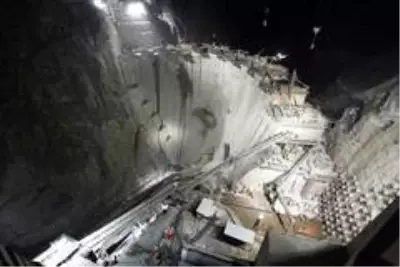 Yusufeli Barajı'nın tamamlanması için son 50 metre Yusufeli Barajı'nın tamamlanması için son 50 metre