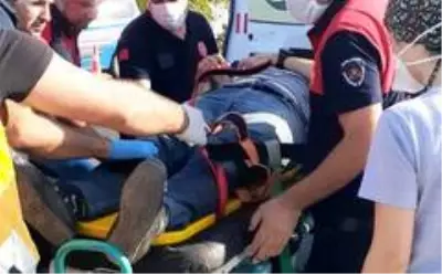 2 otomobil çarpıştı: 4 yaralı 2 otomobil çarpıştı: 4 yaralı
