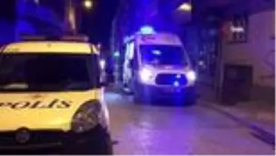 Son dakika haberi! 3'üncü kattan atlayan zihinsel engelli genci, yoldan geçen vatandaş tuttu Son dakika haberi! 3'üncü kattan atlayan zihinsel engelli genci, yoldan geçen vatandaş tuttu