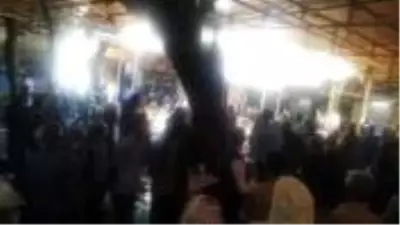 Aralarında husumet bulunan akraba aileler arasında kavga çıkınca kahvehane savaş meydanına döndü Aralarında husumet bulunan akraba aileler arasında kavga çıkınca kahvehane savaş meydanına döndü