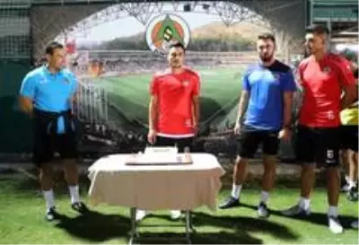 Alanyaspor'da yeni sezon hazırlıkları başladı Alanyaspor'da yeni sezon hazırlıkları başladı