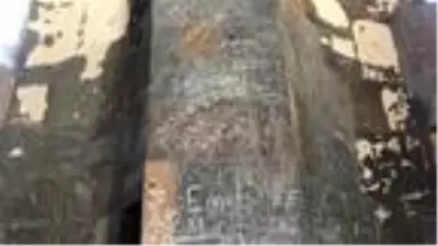 Ani'de tarihi yapıtların duvarları aşk ilan alanı oldu Ani'de tarihi yapıtların duvarları aşk ilan alanı oldu