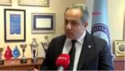 ANKARA Bilim Kurulu üyesi İlhan 'Hıçkırık, yeni koronavirüs belirtisi' dememiz çok zor ANKARA Bilim Kurulu üyesi İlhan 'Hıçkırık, yeni koronavirüs belirtisi' dememiz çok zor
