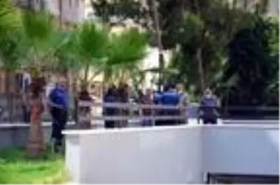 Son dakika... Apartmanın 12'nci katından düşüp, öldü Son dakika... Apartmanın 12'nci katından düşüp, öldü