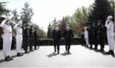 Bakan Akar, Senegalli Bakan Kaba ile bir araya geldi Bakan Akar, Senegalli Bakan Kaba ile bir araya geldi
