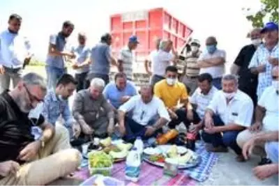 Belediye başkanını alkışlarla karşıladılar