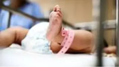 Çin'de bir aile, bebeklerini erkek doğmadığı için çöp kutusunda ölüme terk etti Çin'de bir aile, bebeklerini erkek doğmadığı için çöp kutusunda ölüme terk etti