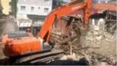 Çorum'daki yangında hayatını kaybeden iki çocuğun cansız bedenleri birbirlerine sarılı halde bulundu Çorum'daki yangında hayatını kaybeden iki çocuğun cansız bedenleri birbirlerine sarılı halde bulundu