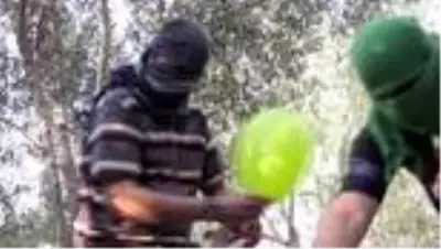 Gazze'den İsrail tarafına yeniden 'yanan balonlar' gönderilmeye başlandı Gazze'den İsrail tarafına yeniden 'yanan balonlar' gönderilmeye başlandı