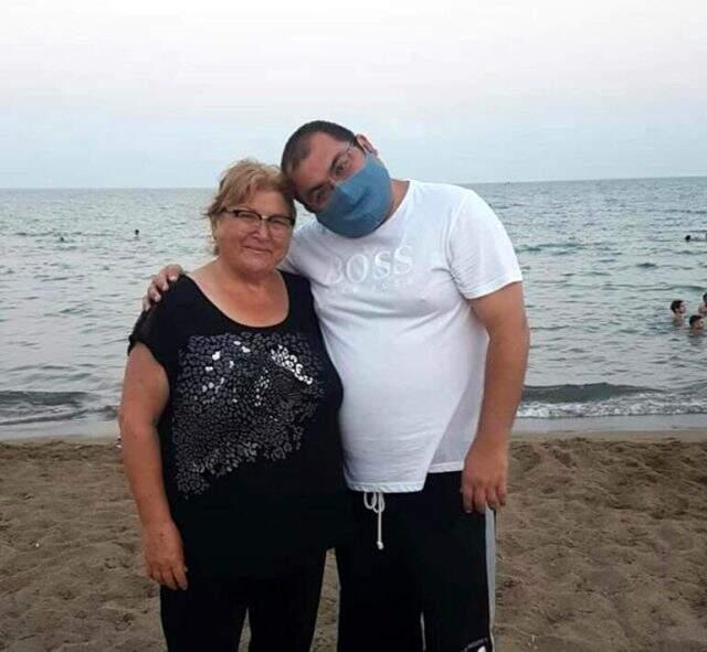 Hatay Vali Yardımcısı Tolga Polat, annesini ve kardeşini öldürdü Hatay Vali Yardımcısı Tolga Polat, annesini ve kardeşini öldürdü