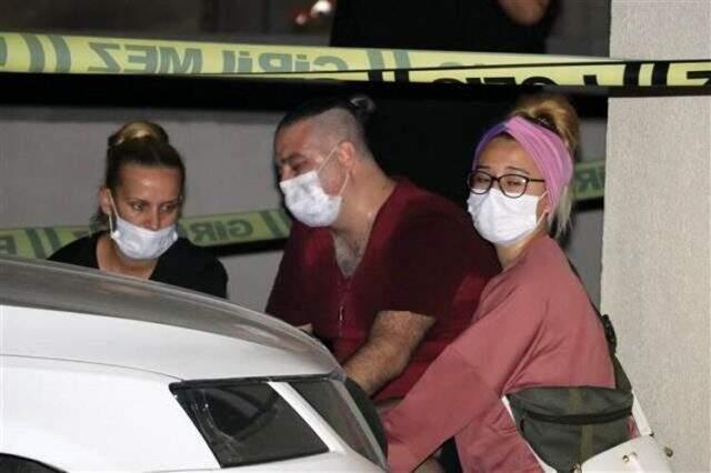 Hatay Vali Yardımcısı Tolga Polat, annesini ve kardeşini öldürdü Hatay Vali Yardımcısı Tolga Polat, annesini ve kardeşini öldürdü