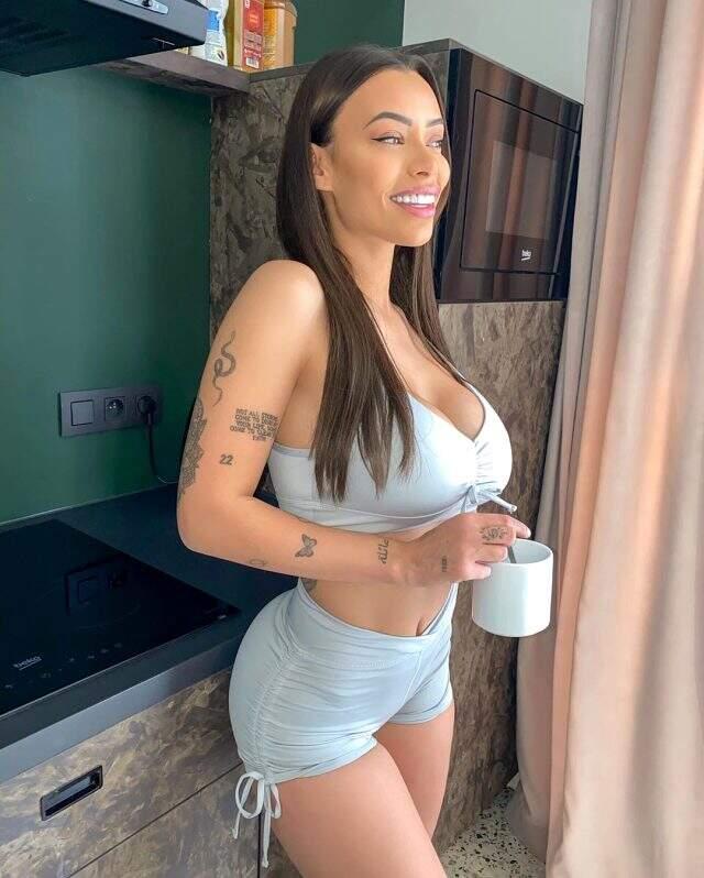 Instagram modeli Yasmine Cecilia, kendi evinde verdiği partide darp edildi! Kanlar içinde kaldı Instagram modeli Yasmine Cecilia, kendi evinde verdiği partide darp edildi! Kanlar içinde kaldı