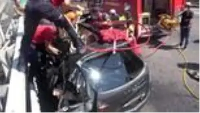 Son dakika haber... Kadın sürücünün lüks cipiyle yaptığı kaza kamerada Son dakika haber... Kadın sürücünün lüks cipiyle yaptığı kaza kamerada