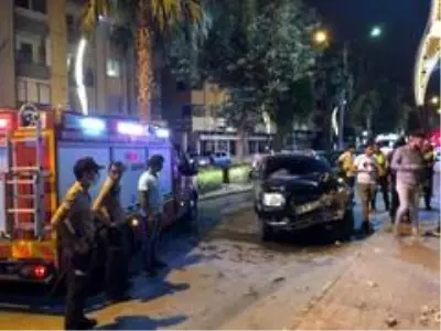 Kamyonet evin bahçe duvarına çarptı, 3 kişi yaralandı Kamyonet evin bahçe duvarına çarptı, 3 kişi yaralandı