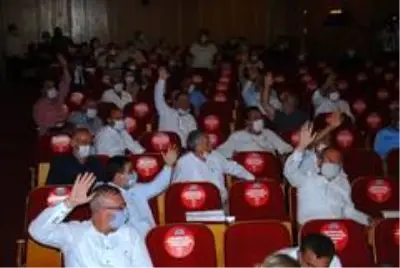 Karalar, 'Yüreğir'e var da bize yok mu?' Karalar, 'Yüreğir'e var da bize yok mu?'