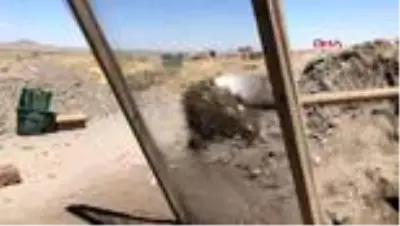 KARS Ani'de tarihi yapıtların duvarları aşk ilan alanı oldu KARS Ani'de tarihi yapıtların duvarları aşk ilan alanı oldu